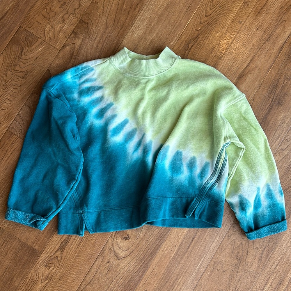 Old Navy Girl Cropped Tie Dye Sweat Shirt Size Small (6/7)
